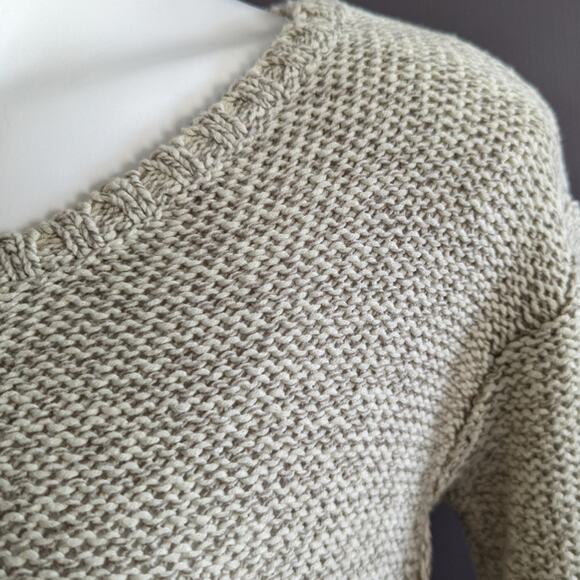 Quinn Oatmeal Side Zip Detail Sweater sz Medium - Picture 3 of 6